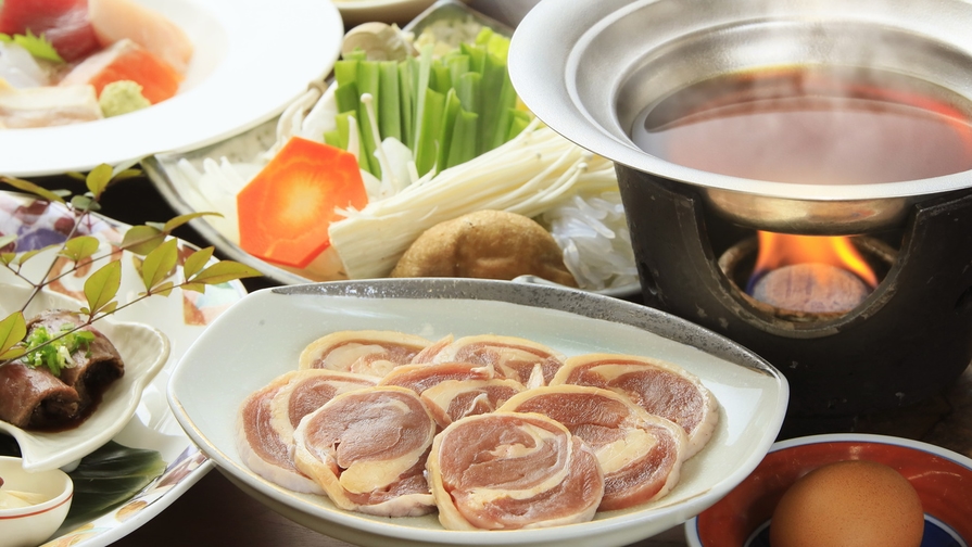 【ほろほろ鳥すき焼き会席】栄養豊富でヘルシーな食鳥の女王！リピーター多数のとりすき鍋／ほろほろ会席